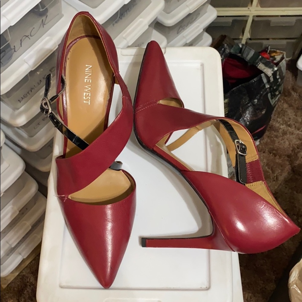 Red heels - Picture 2 of 2
